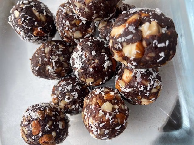 Easy choco-dadel balletjes